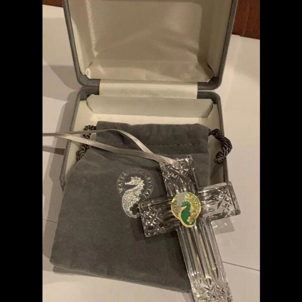 🔮✝️Beautiful Waterford Crystal Cross Pendant Ornament With Box Pouch